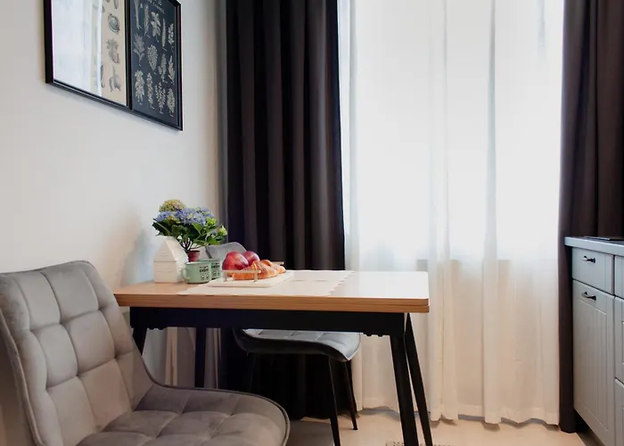 Modern With Ac, Dishwasher And Walk-in Closet *