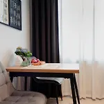 Modern With Ac, Dishwasher And Walk-in Closet *