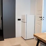Modern With Ac, Dishwasher And Walk-in Closet